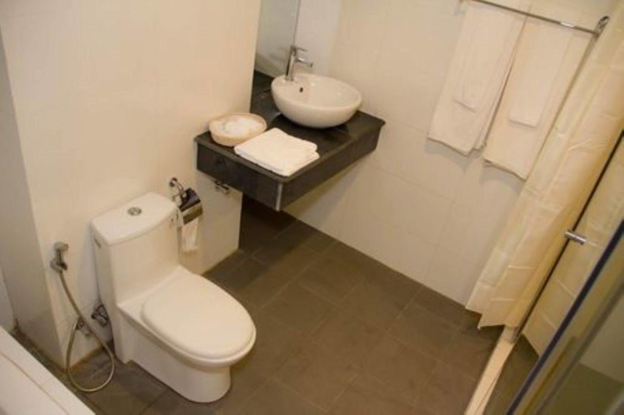 Hotel Mila Noa Rangun Kültér fotó