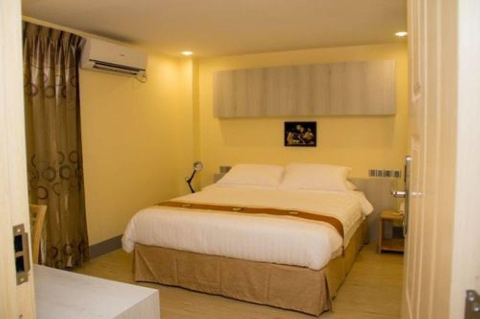 Hotel Mila Noa Rangun Kültér fotó